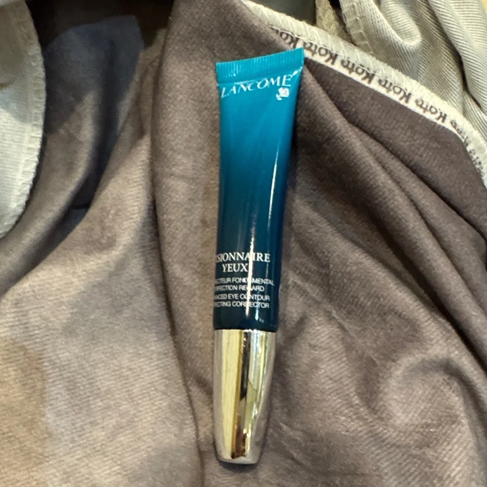 Visionnaire Yeux Eye Contour Corrector  New-‎ No Box